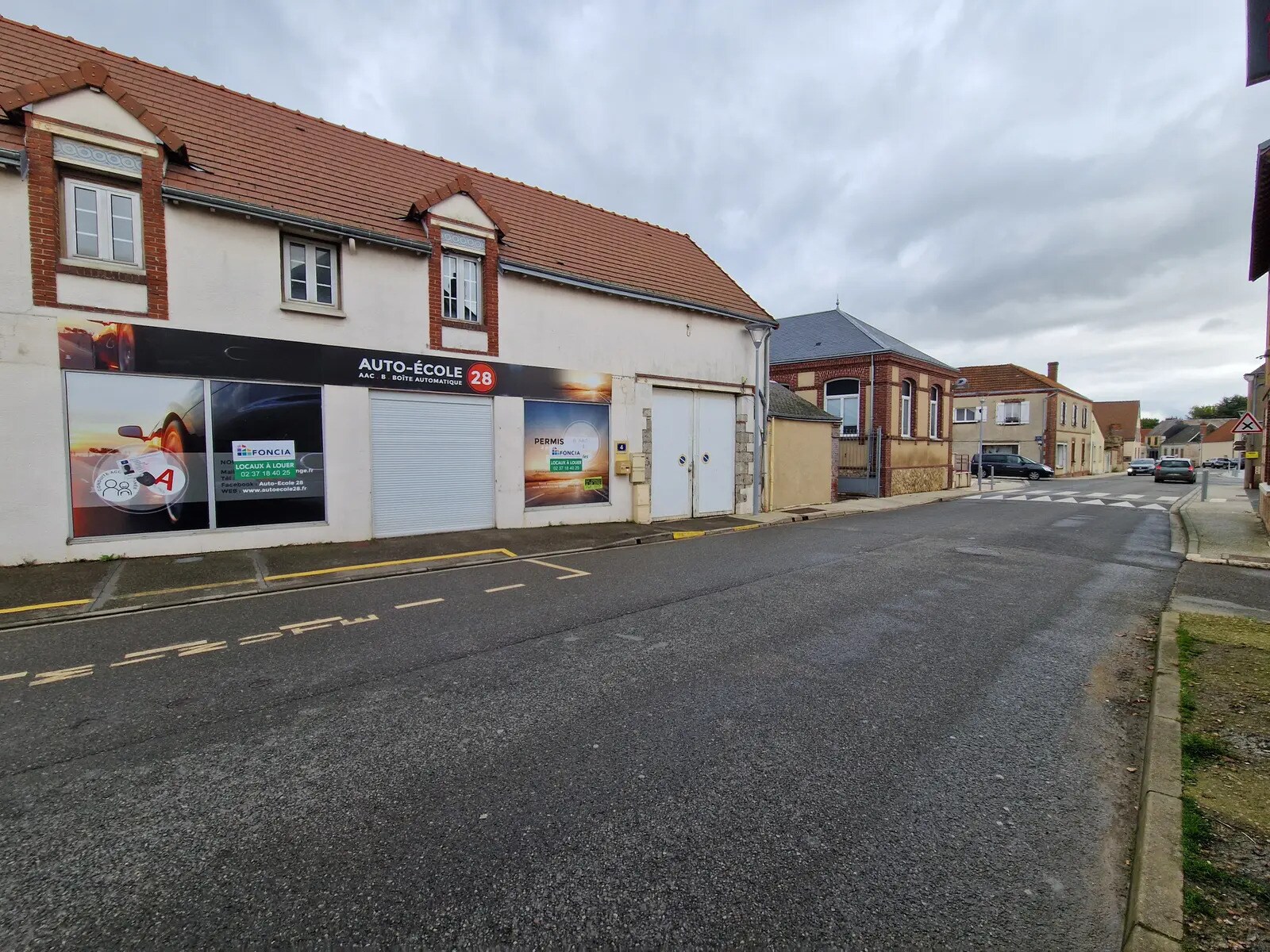 4 Rue Louis Isambert, Sours à louer Photo principale– Image 1 sur 3