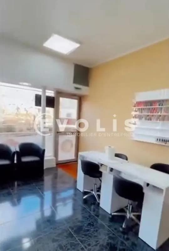 Plus de détails pour Local commercial à vendre