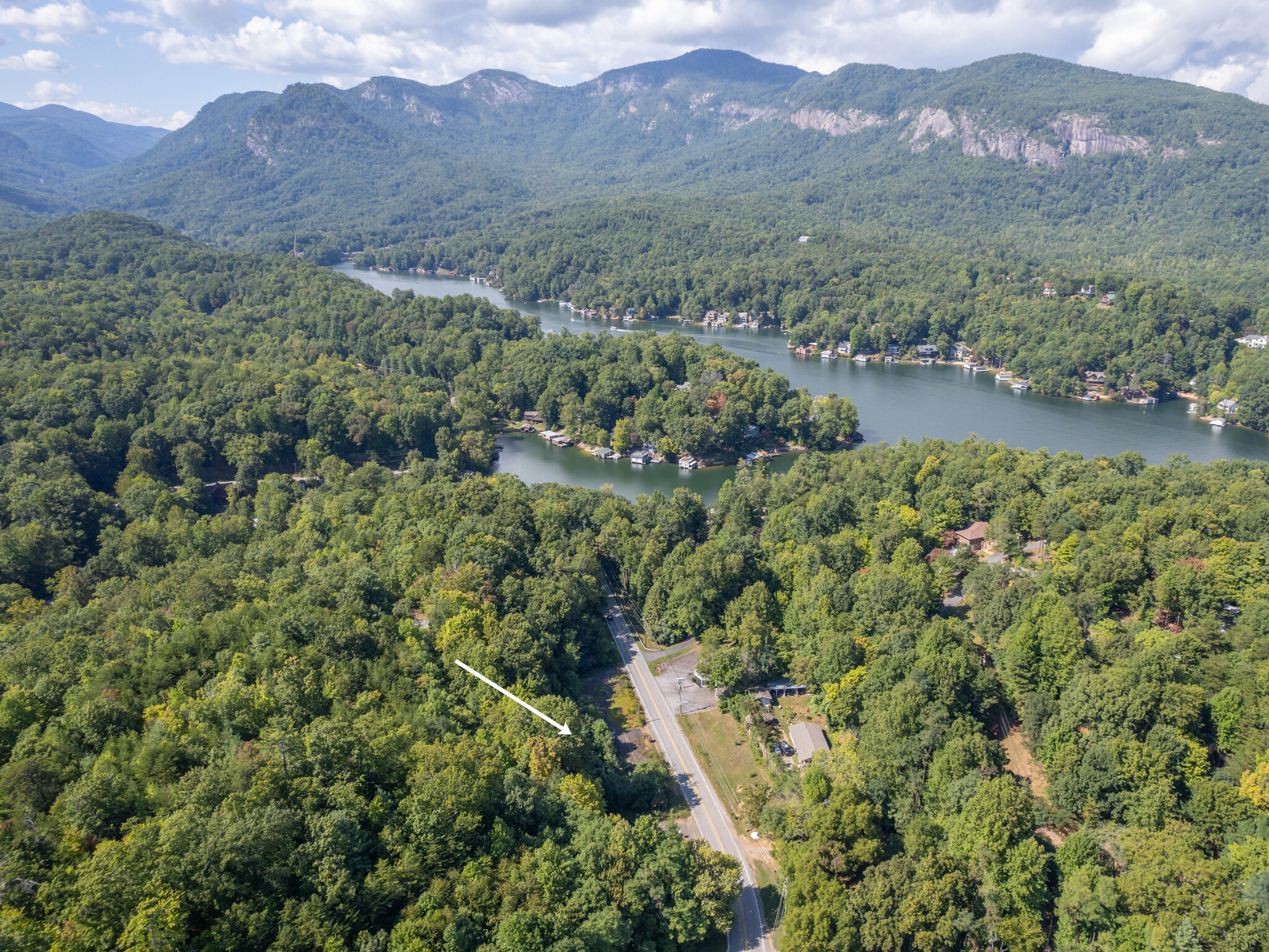 1833 Memorial Hwy, Lake Lure, NC à louer Aérien– Image 1 sur 13
