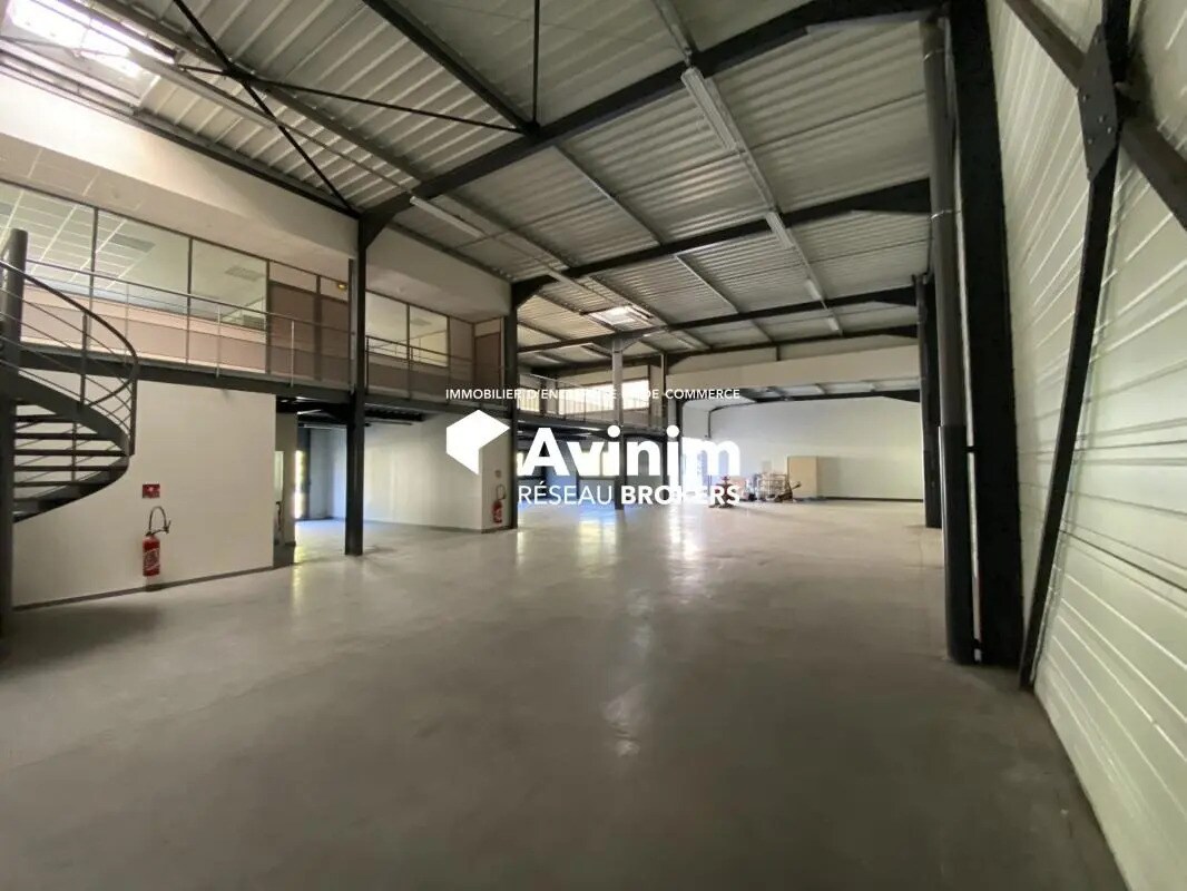 Local d’activités dans Veurey-Voroize à louer Photo de l’immeuble– Image 1 sur 11