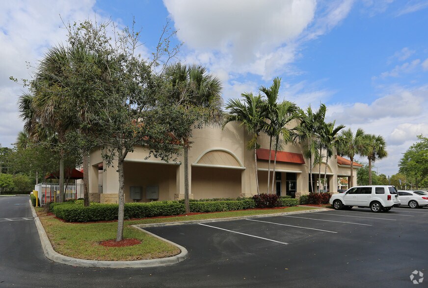 4800 W Hillsboro Blvd, Coconut Creek, FL à louer - Photo de l’immeuble – Image 3 sur 7