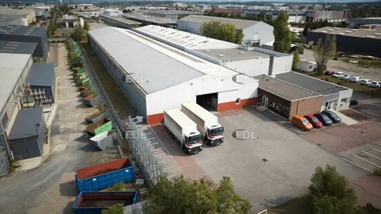 Industriel/Logistique dans Meyzieu à louer Photo de l’immeuble– Image 1 sur 4