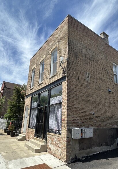 1616 W 18th Pl, Chicago, IL à louer - Photo de l’immeuble – Image 3 sur 10