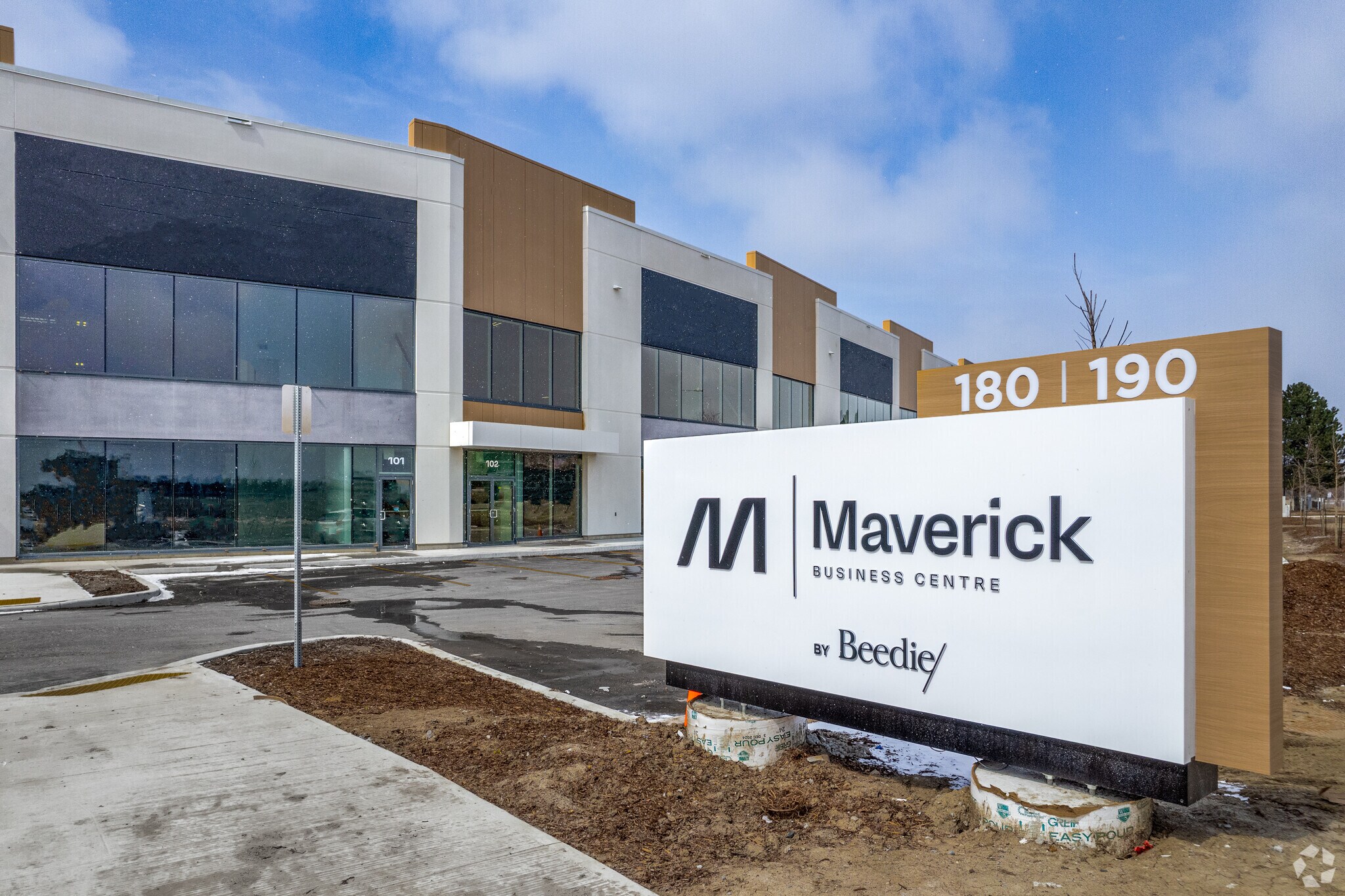 180-190 Allstate Pky, Markham, ON à vendre Photo de l’immeuble– Image 1 sur 18