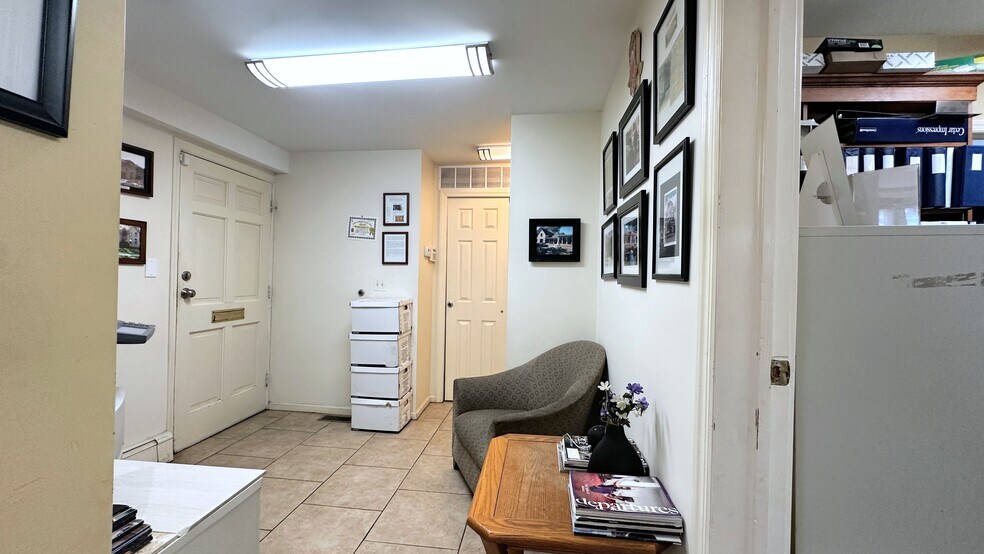 128 Merrick Ave, Merrick, NY à vendre - Photo de l’immeuble – Image 3 sur 13