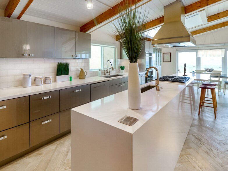 6601 E Seaside Walk, Long Beach, CA à vendre - Photo de l’immeuble – Image 2 sur 22