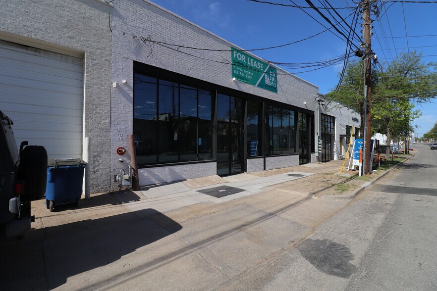 3009-3011 Canton St, Dallas, TX à louer - Photo de l’immeuble – Image 2 sur 5