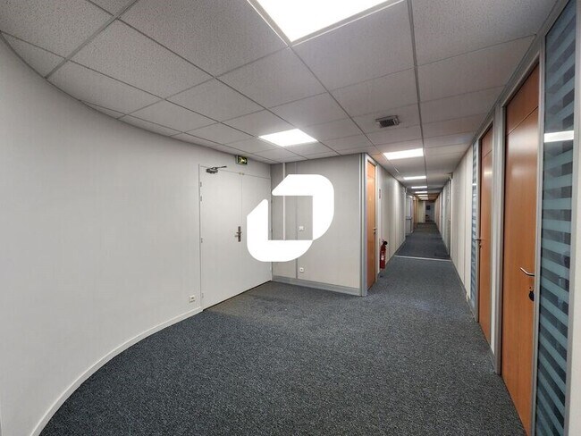 Plus de détails pour Bureau à vendre