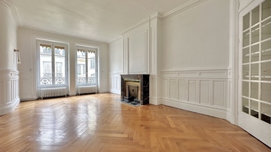 4 Rue Saint-Florentin, Paris à louer Photo intérieure– Image 2 sur 6