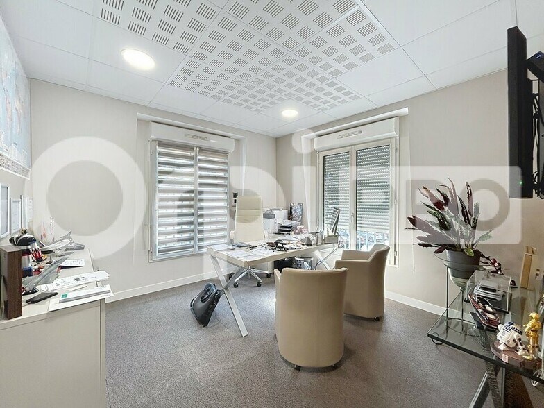 Bureau dans Vineuil-Saint-Firmin à vendre - Photo intérieure – Image 1 sur 5