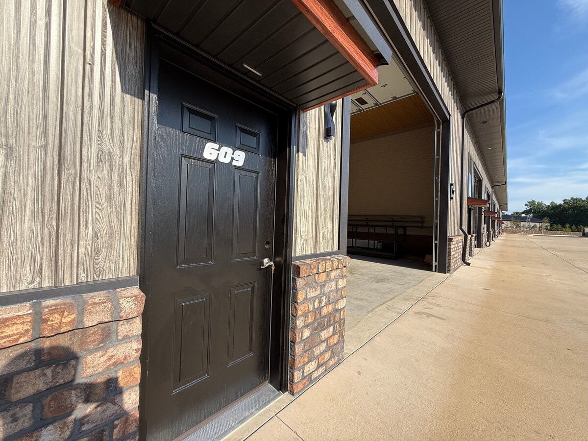 144 McCrary Rd, Mooresville, NC 28117 - Lot 609 - - Photo intérieure - Image 1 of 3