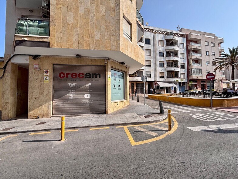 Local commercial dans Torrevieja à vendre - Photo de l’immeuble – Image 3 sur 15