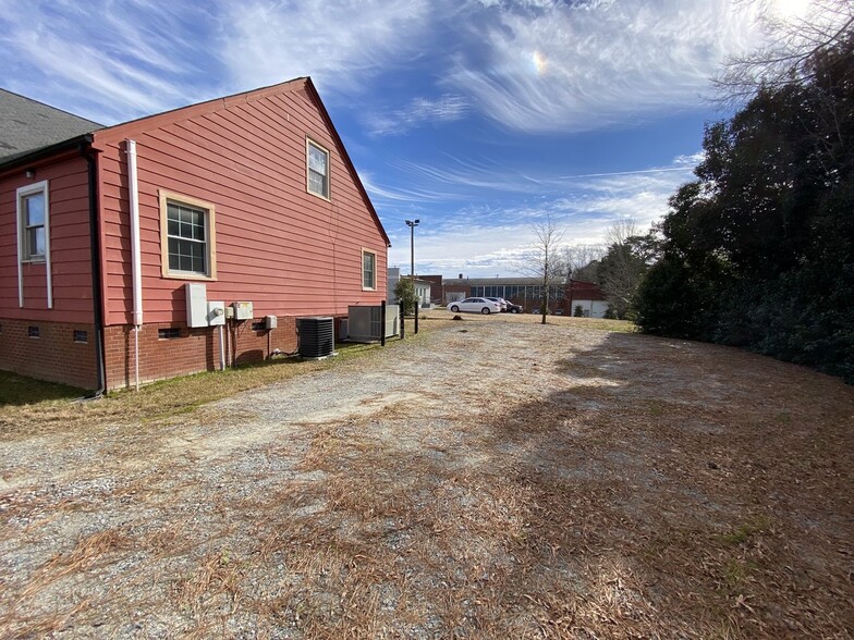 785 Davidson Dr, Concord, NC à vendre - Photo de l’immeuble – Image 3 sur 21