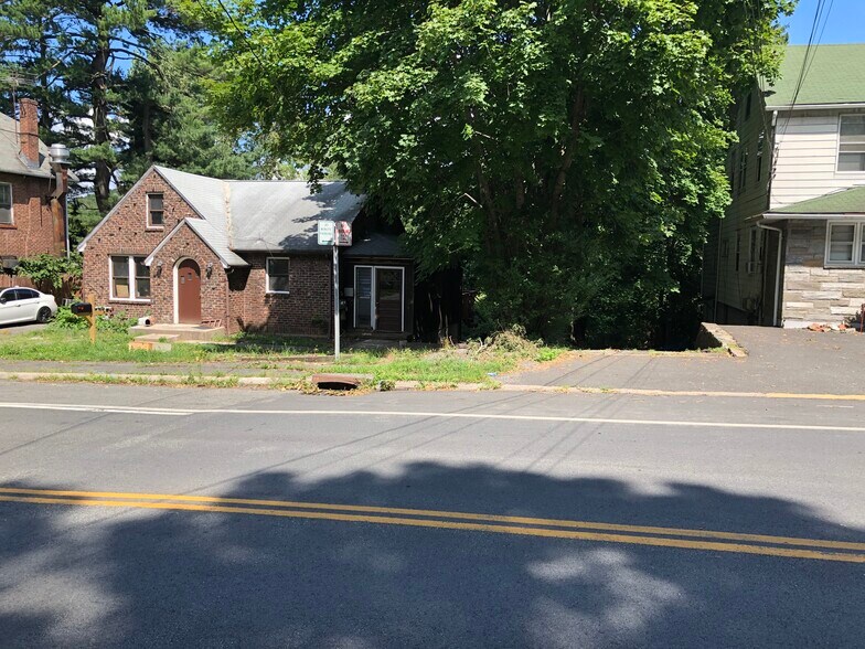755 Route 9W, Valley Cottage, NY à vendre - Photo de l’immeuble – Image 2 sur 5