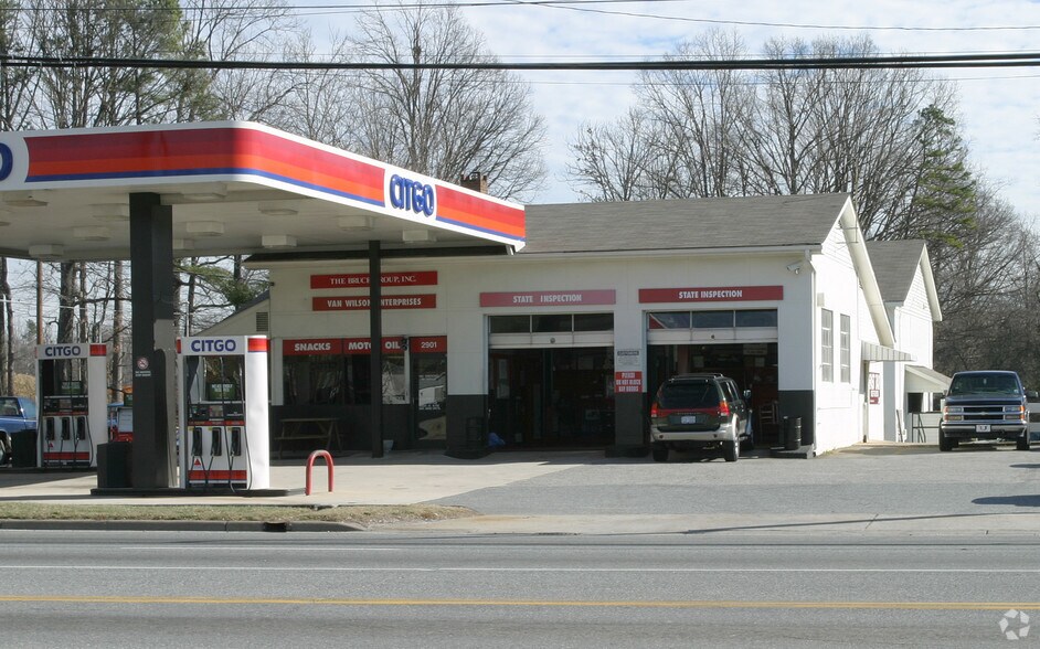 2901-2903 Randleman Rd, Greensboro, NC à vendre - Photo de l’immeuble – Image 1 sur 23