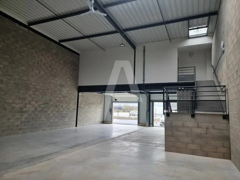 Local d’activités dans Marolles-en-Hurepoix à louer Photo intérieure– Image 1 sur 8