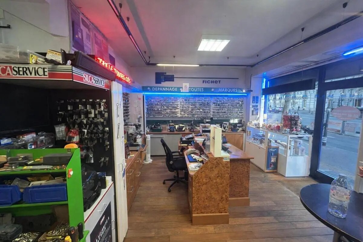 Local commercial dans Paris à vendre Photo intérieure– Image 1 sur 6