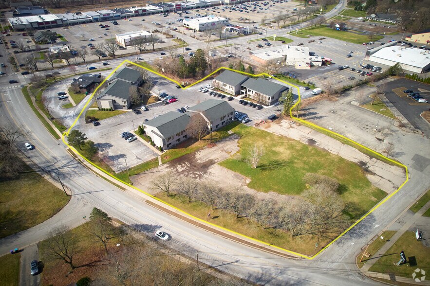625 Panorama Trl, Penfield, NY à louer - Aérien – Image 2 sur 23