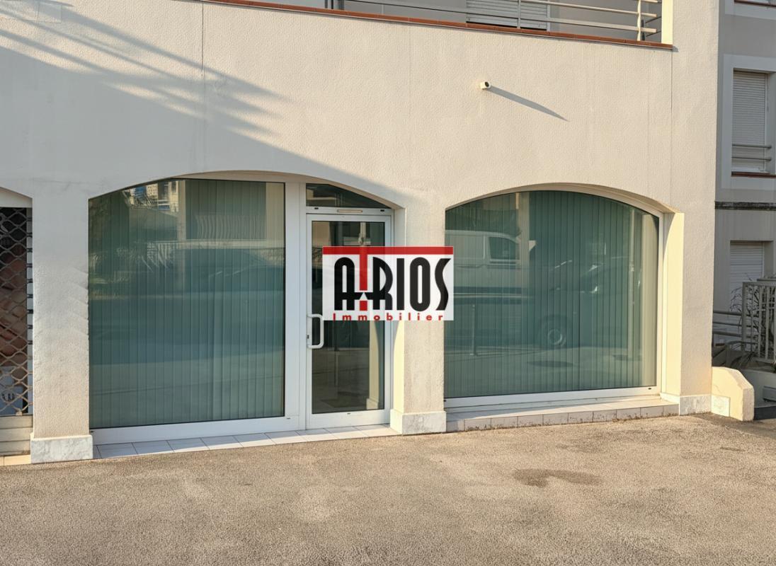 Bureau dans Hyeres à vendre Photo de l’immeuble– Image 1 sur 9
