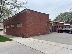 4132-4138 W Peterson Ave, Chicago, IL à louer Photo de l’immeuble– Image 2 sur 3
