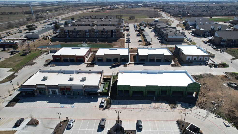 513 Justin Ln, Justin, TX à vendre - Photo de l’immeuble – Image 2 sur 6
