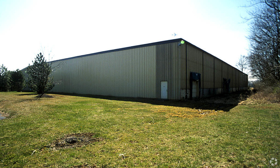 2100 Mcgaw Rd, Columbus, OH à louer - Photo de l’immeuble – Image 2 sur 8