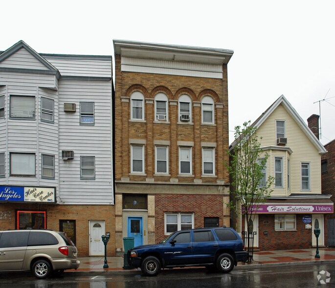 19 Kearny Ave, Kearny, NJ à vendre - Photo de l’immeuble – Image 2 sur 4