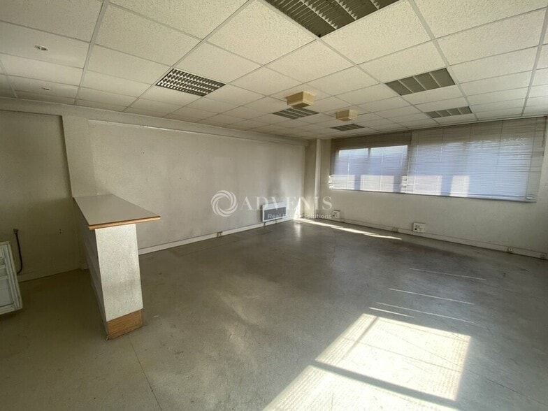 Bureau dans Neuilly-Plaisance à louer - Photo intérieure – Image 2 sur 6