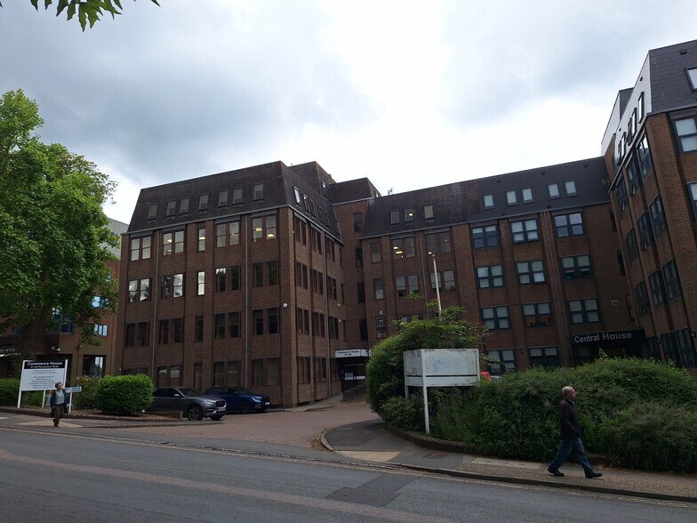 21-27 Perrymount Rd, Haywards Heath à louer - Photo de l’immeuble – Image 2 sur 9