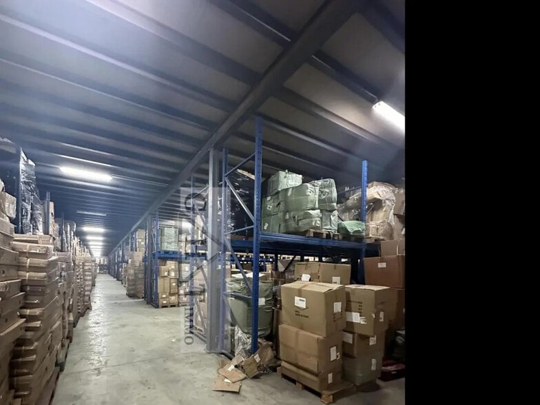 Industriel/Logistique dans Villetaneuse à vendre - Photo de l’immeuble – Image 3 sur 4