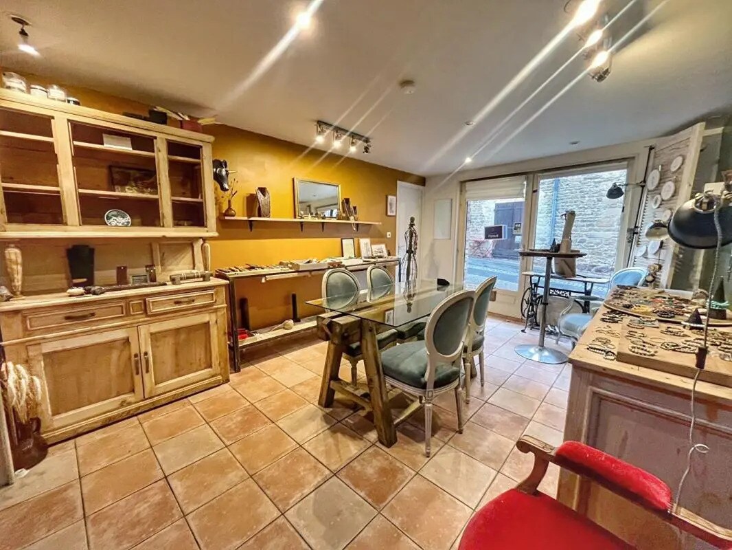 Local commercial dans VAL D'OINGT à vendre Photo intérieure– Image 1 sur 6