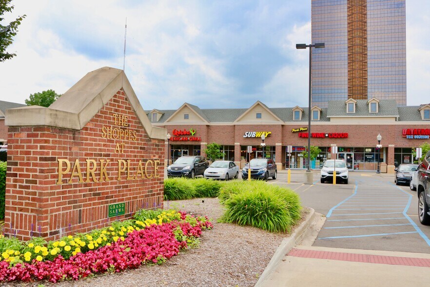 25203-25309 Evergreen Rd, Southfield, MI à louer - Photo de l’immeuble – Image 2 sur 6