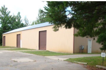 404 S Park Dr, Kalkaska, MI à louer - Photo de l’immeuble – Image 2 sur 54