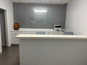 299 Alhambra Cir, Coral Gables, FL à louer Photo de l’immeuble– Image 1 sur 5
