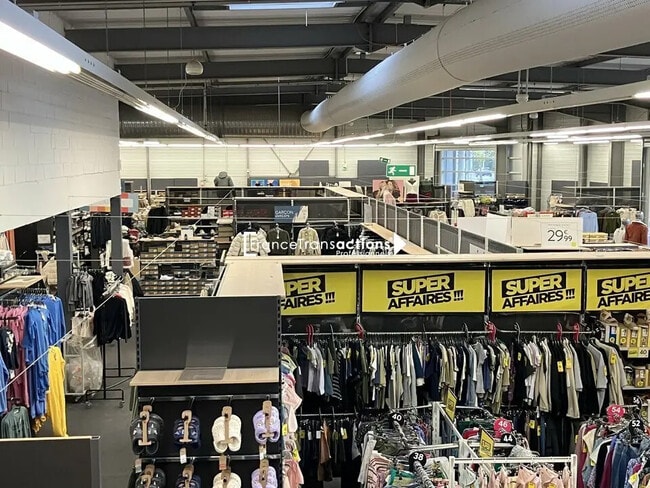 Plus de détails pour Local commercial à louer