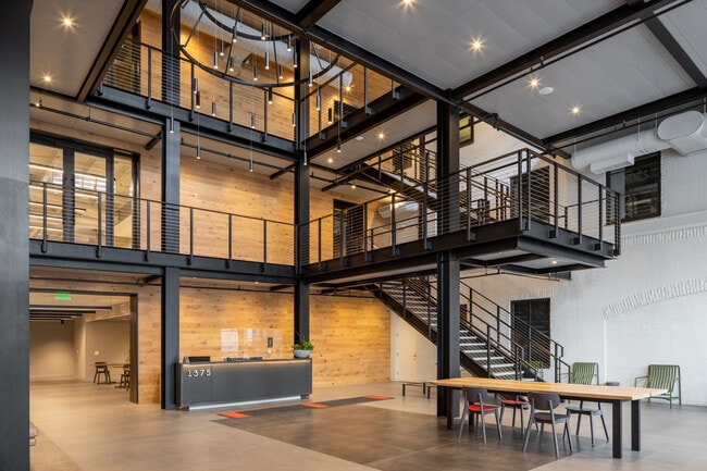 Plus de détails pour 1375 Peachtree St NE, Atlanta, GA - Bureau à louer