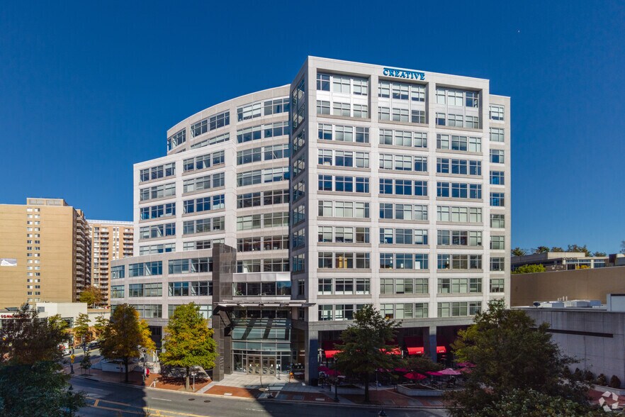 4445 Willard Ave, Chevy Chase, MD à louer - Photo de l’immeuble – Image 2 sur 7