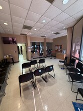2596 E Arkansas Ln, Arlington, TX à louer Photo intérieure– Image 2 sur 7