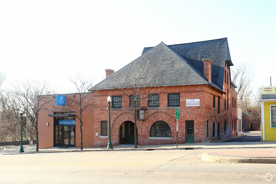 11 W Michigan Ave, Ypsilanti, MI à louer - Photo principale – Image 1 sur 6