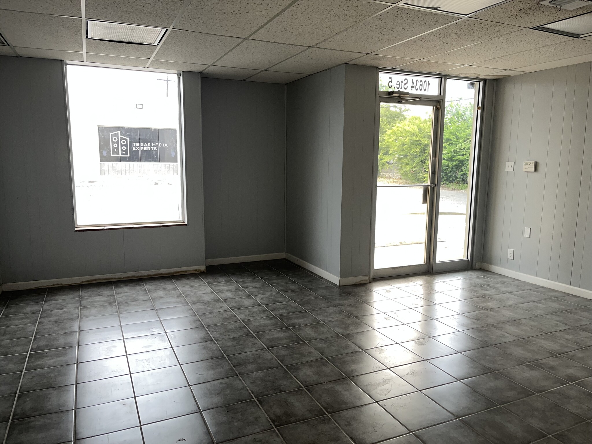 10646 Gulfdale St, San Antonio, TX à louer Photo intérieure– Image 1 sur 6