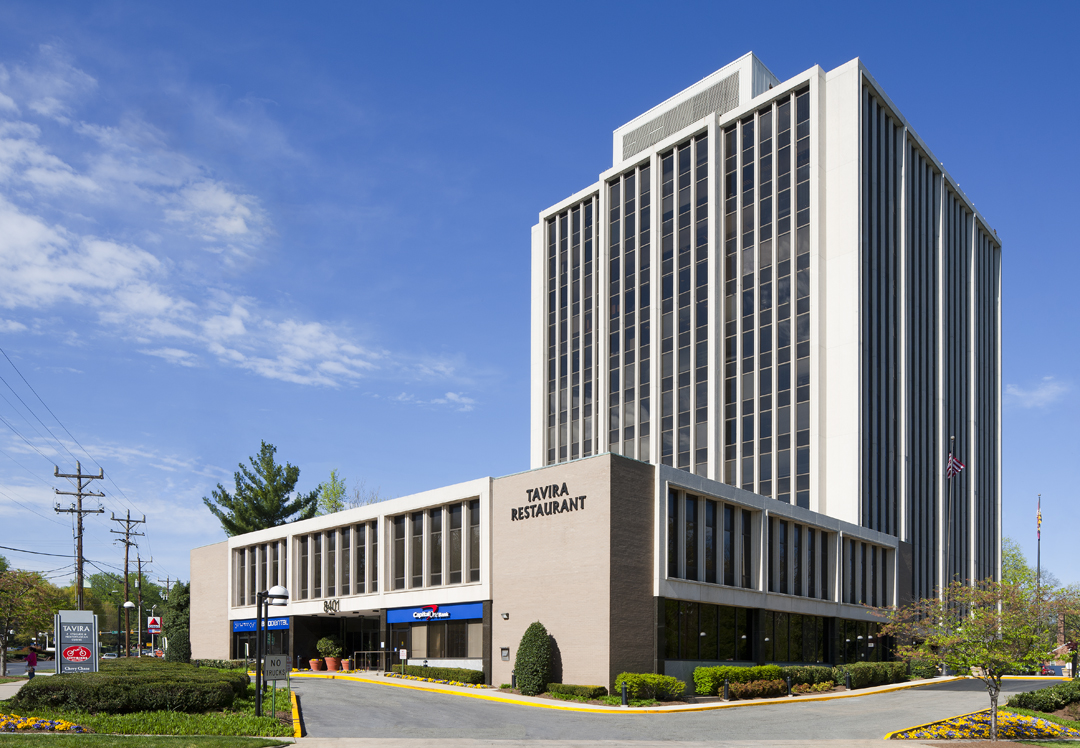 8401 Connecticut Ave, Chevy Chase, MD à louer Photo de l’immeuble– Image 1 sur 24