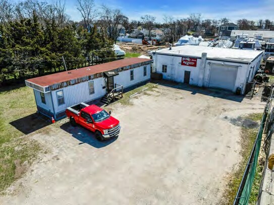 62 Campbell St, Patchogue, NY à vendre - Photo de l’immeuble – Image 2 sur 20