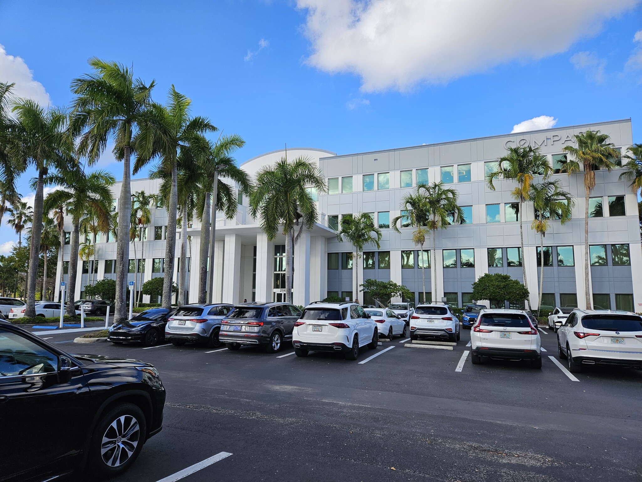 2500 Weston Rd, Weston, FL à louer Photo de l’immeuble– Image 1 sur 13