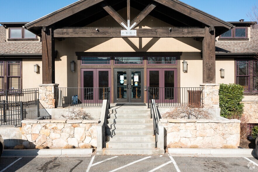 4465 S 900 E, Millcreek, UT à louer - Photo de l’immeuble – Image 1 sur 9