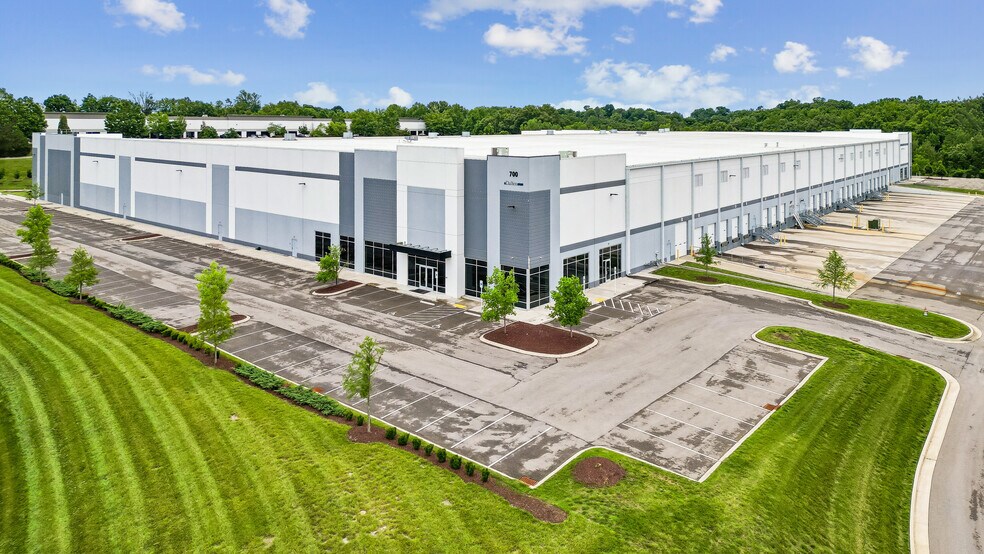 700 Airpark Commerce Dr, Nashville, TN à louer - Photo de l’immeuble – Image 1 sur 8