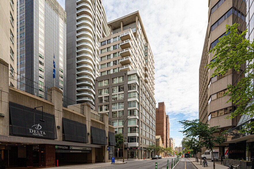 439-447 Av du Président-Kennedy, Montréal, QC à vendre - Photo de l’immeuble – Image 3 sur 12
