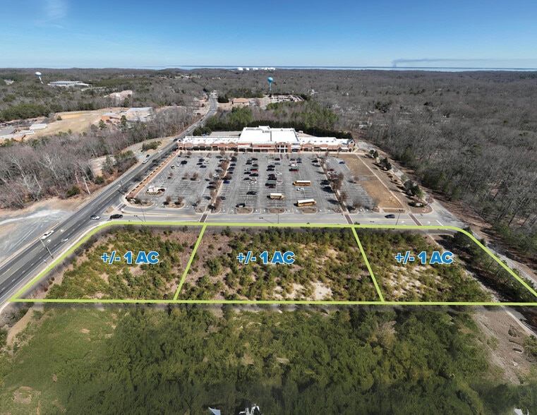 205-225 Village Center Dr, Lusby, MD à vendre - Photo de l’immeuble – Image 2 sur 3