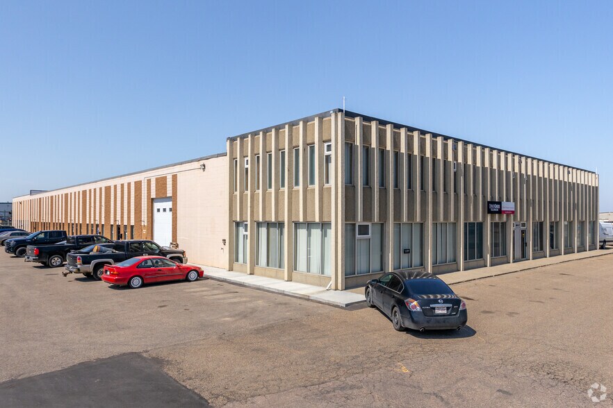 2104 8th St, Nisku, AB à vendre - Photo de l’immeuble – Image 2 sur 28