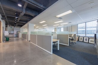 55 Commerce Valley Dr W, Markham, ON à louer Numérisation 3D Matterport– Image 1 sur 3