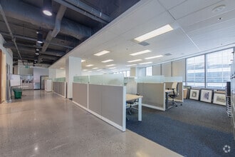 55 Commerce Valley Dr W, Markham, ON à louer Numérisation 3D Matterport– Image 1 sur 3